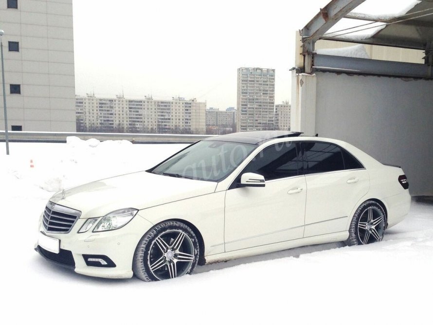 Mercedes w212 белый матовый