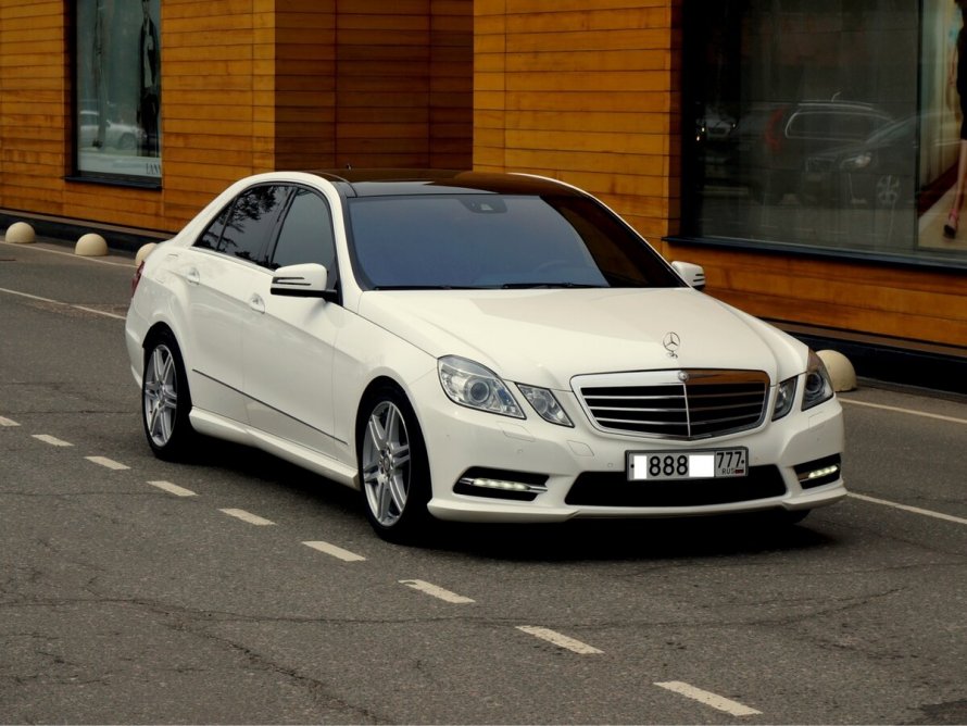 Мерседес Бенц w212 белый