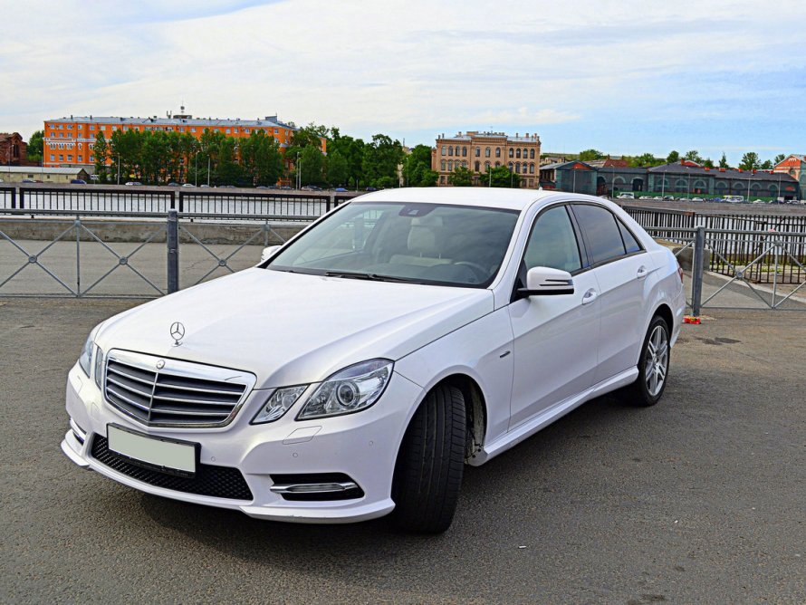E212 Mercedes 2010