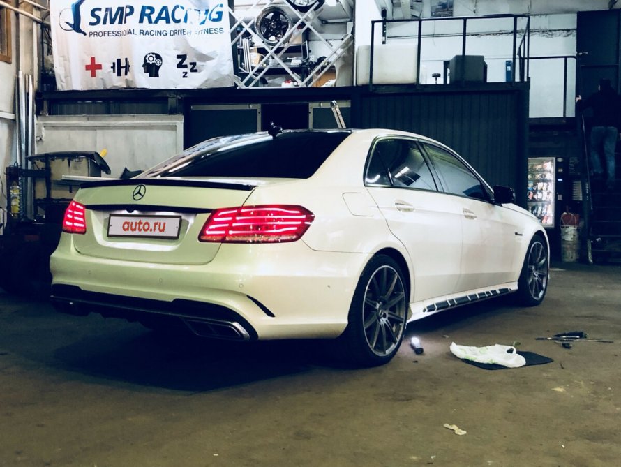 Mercedes w212 AMG белый