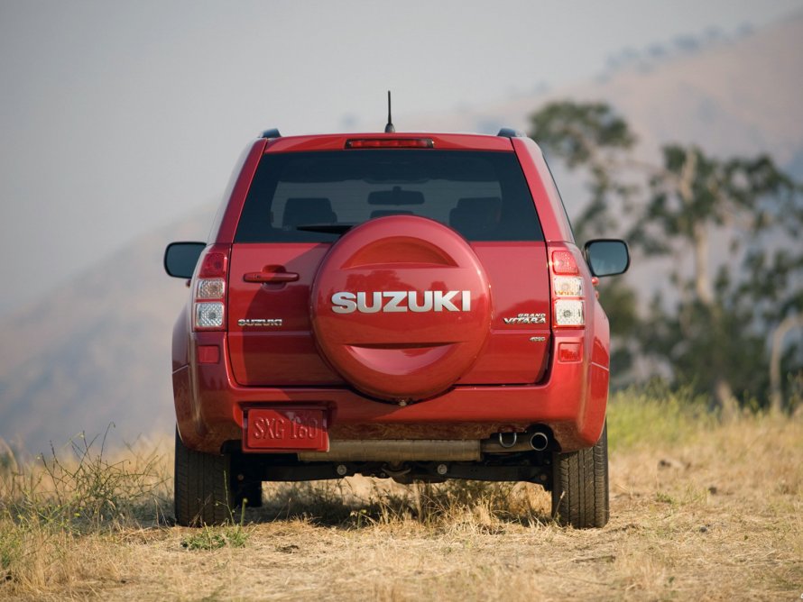 Suzuki Grand Vitara сзади