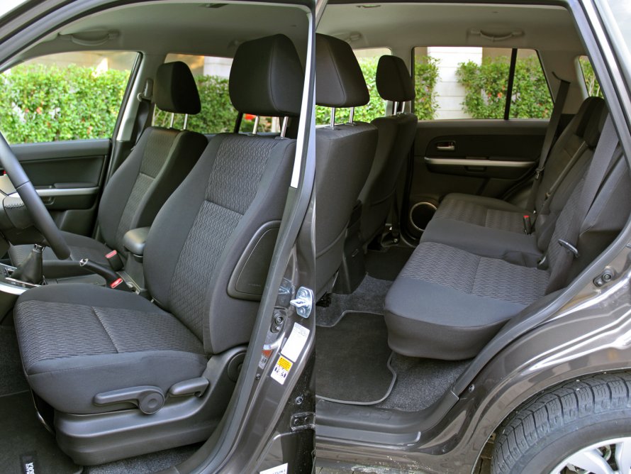 Suzuki Vitara место сзади