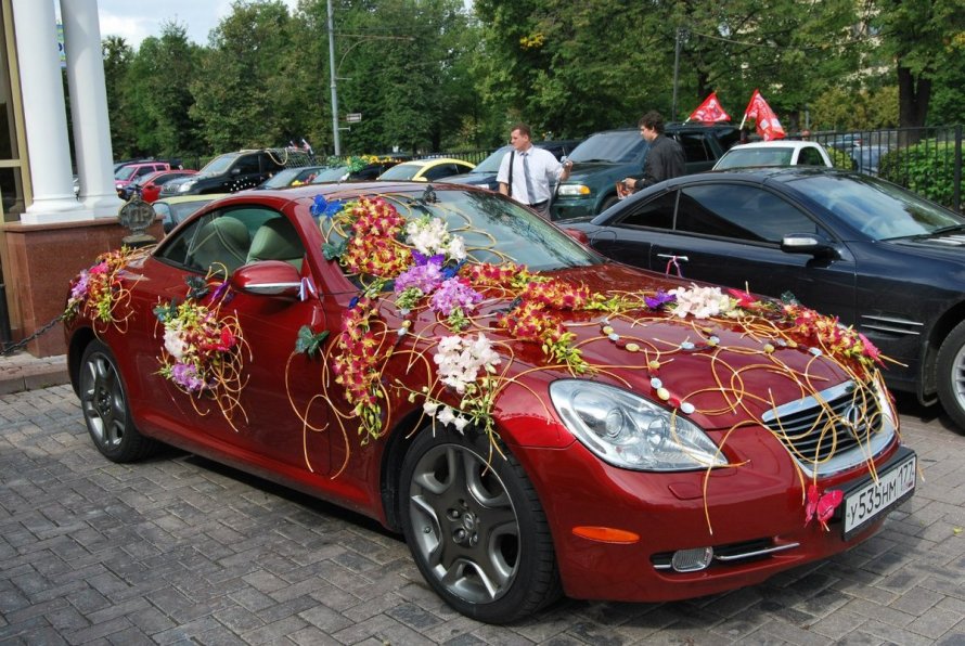 Свадебные украшения на авто