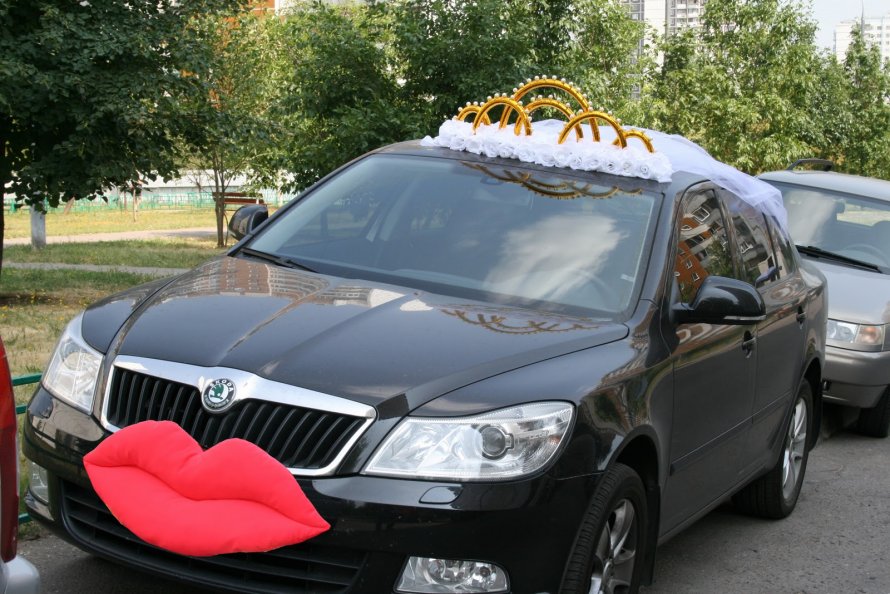 Свадебные украшения на машину