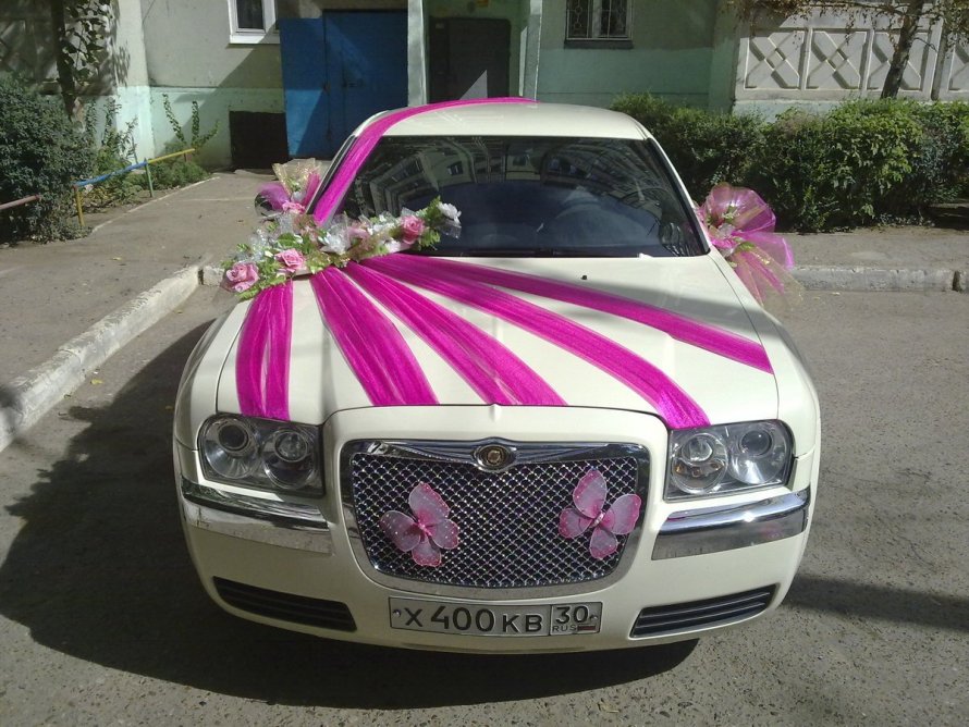 Украшение машины на свадьбу