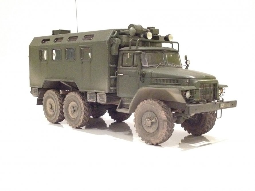 Урал 375 бензиновый кунг
