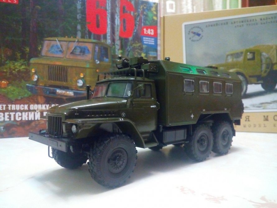 Урал 375 кунг 1/100