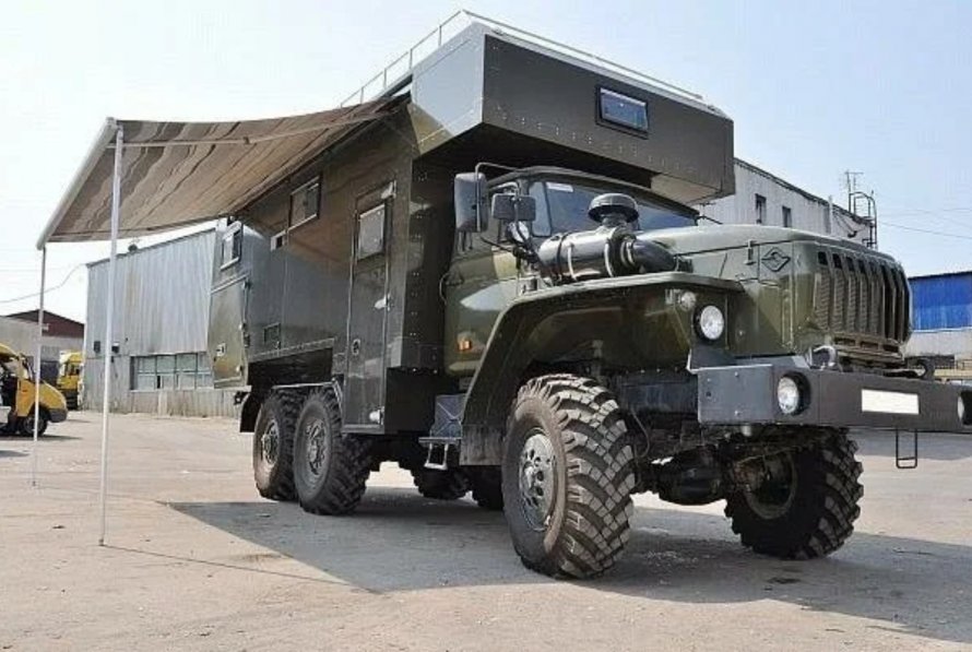 Урал 4320 6х6 с кунгом