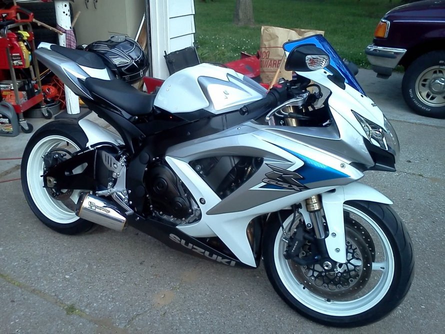 Сузуки GSXR 750 k8