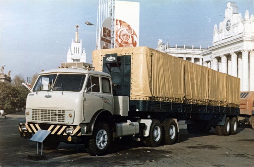 МАЗ 515 тягач