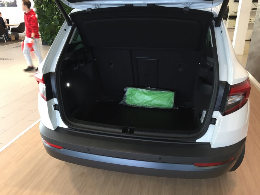 Skoda Karoq подстаканник
