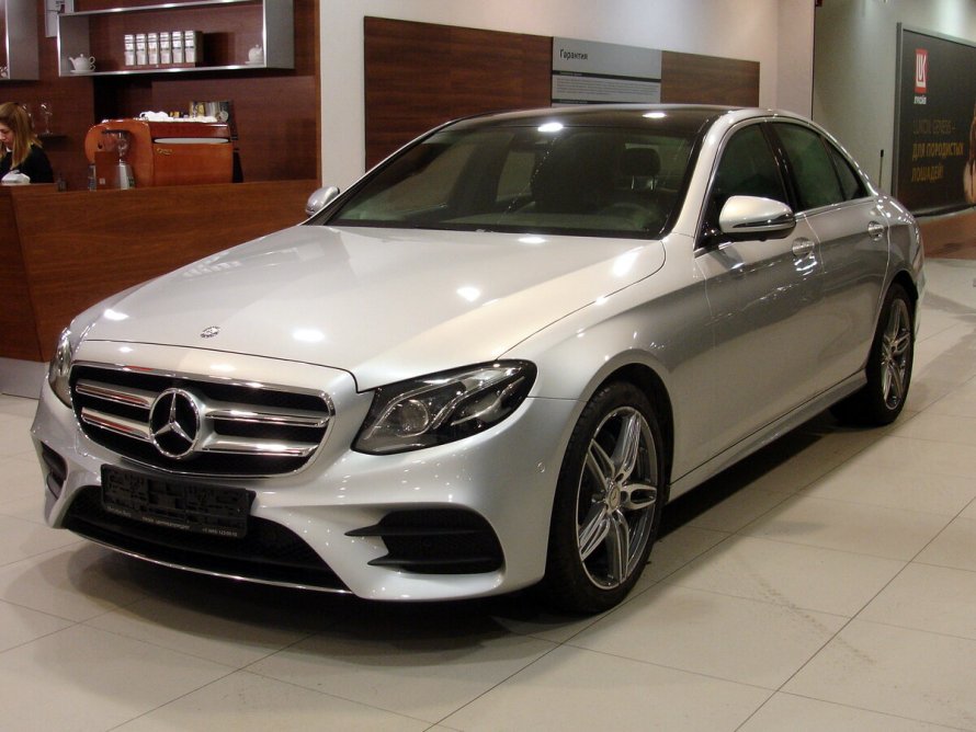 Мерседес Бенц w213