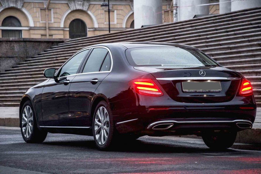 Мерседес серый w213