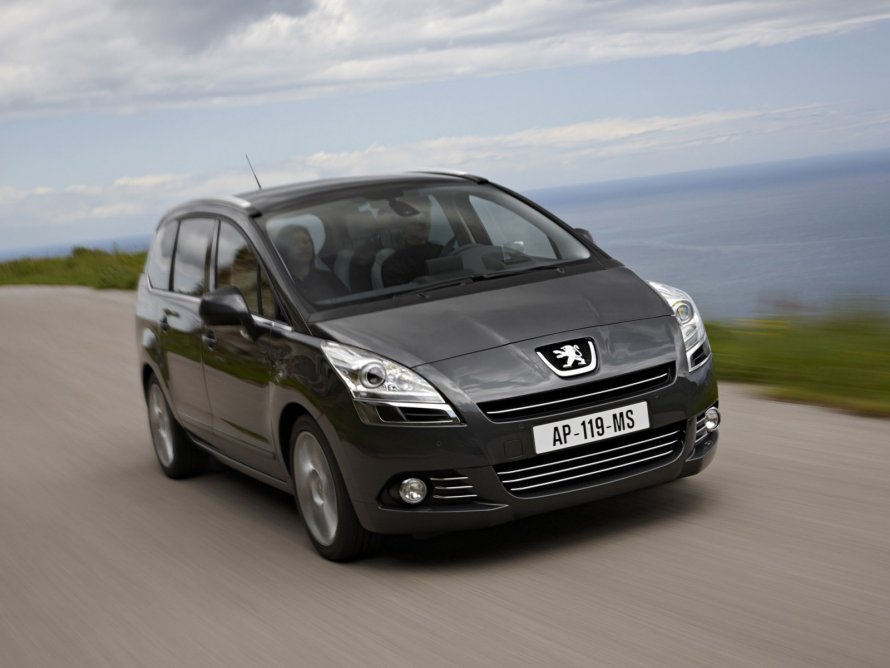 Peugeot 5008 седан