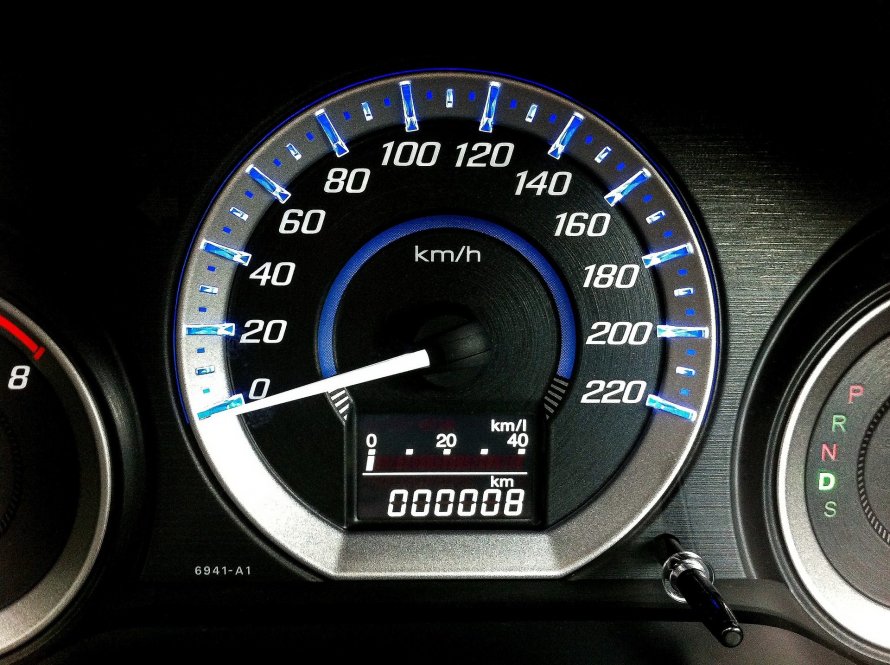 BMW x6 спидометр
