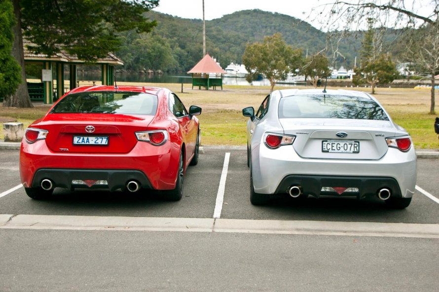 Toyota gt86 vs Subaru BRZ
