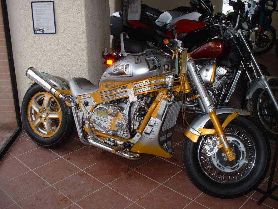 BMW r8 Moto