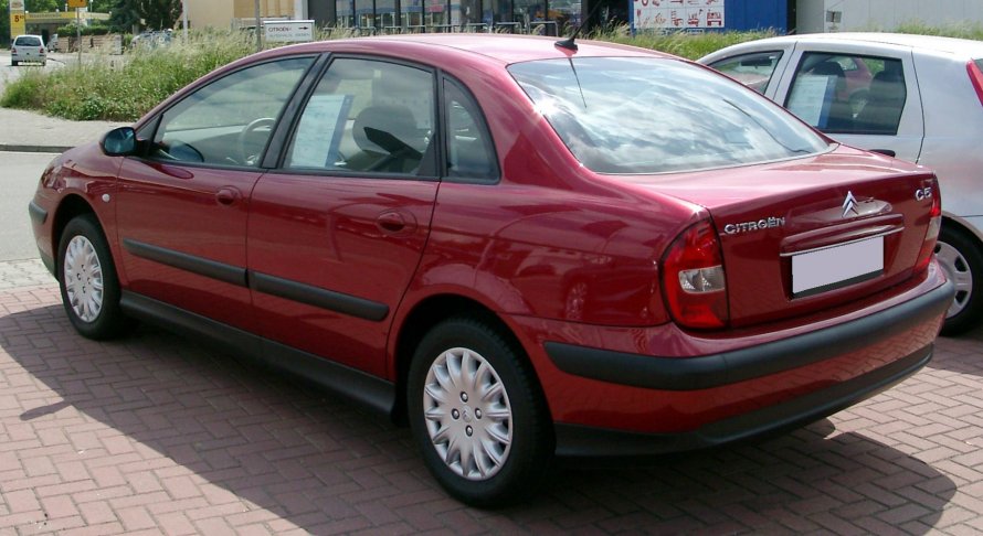 Красный Citroen с5 2003
