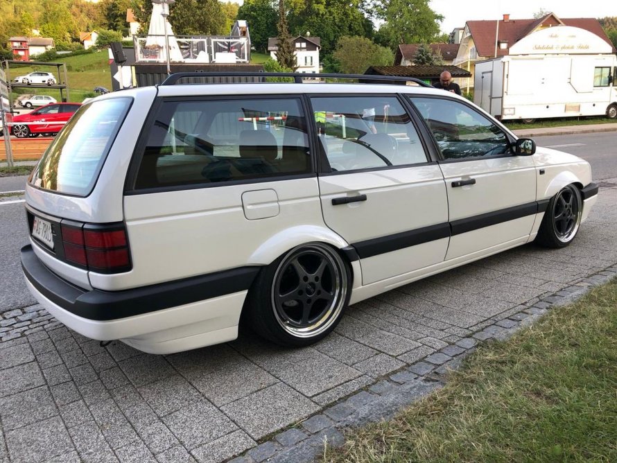 Volkswagen Passat b3 stance