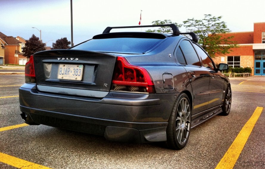 Volvo s60r со спойлером