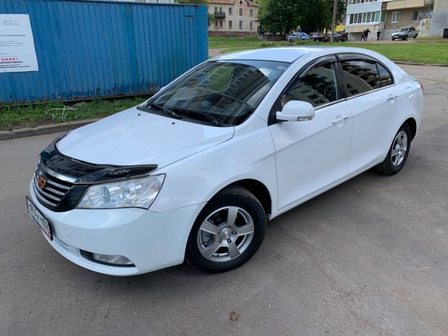 Geely седан 2020