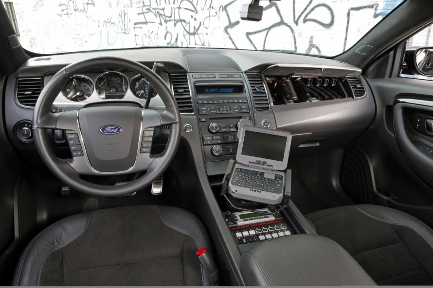 Ford Taurus Police салон