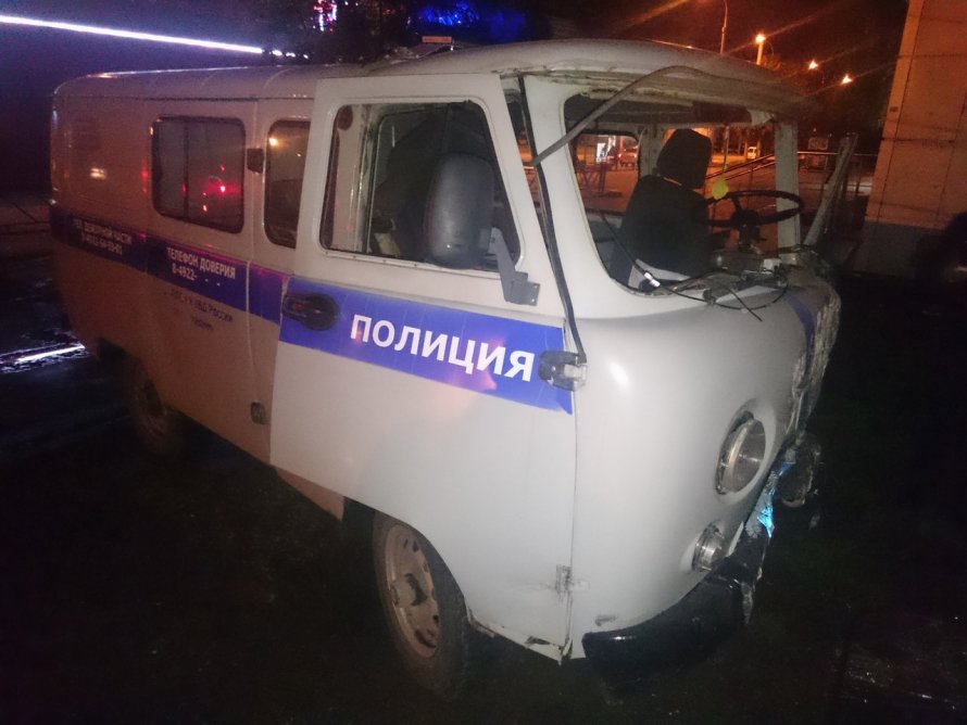 Салон полицейской машины фон