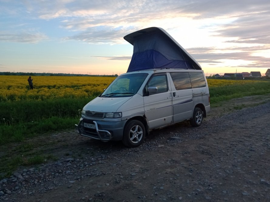 Mazda Bongo Friendee палатка