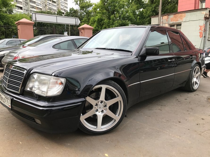 Mercedes Benz 124 e500