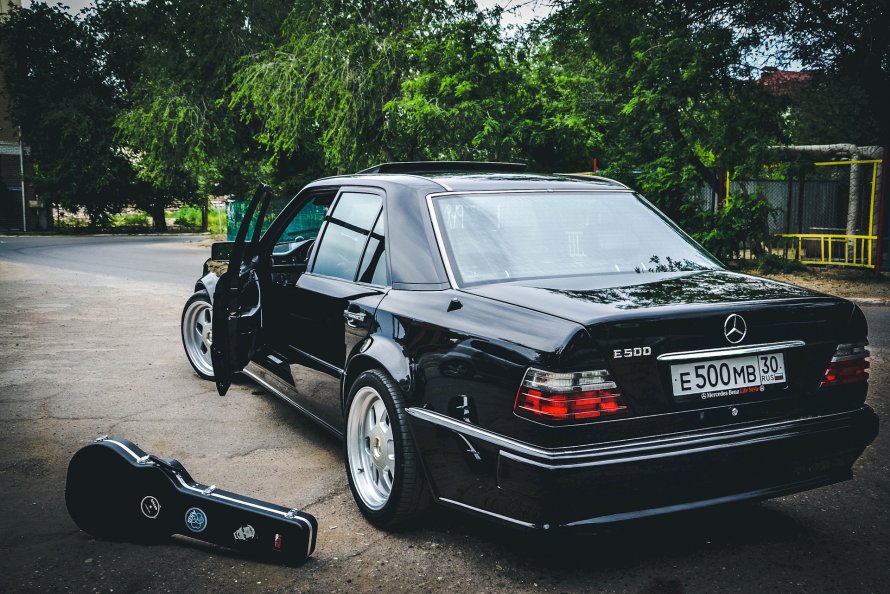 Мерседес w124 e500