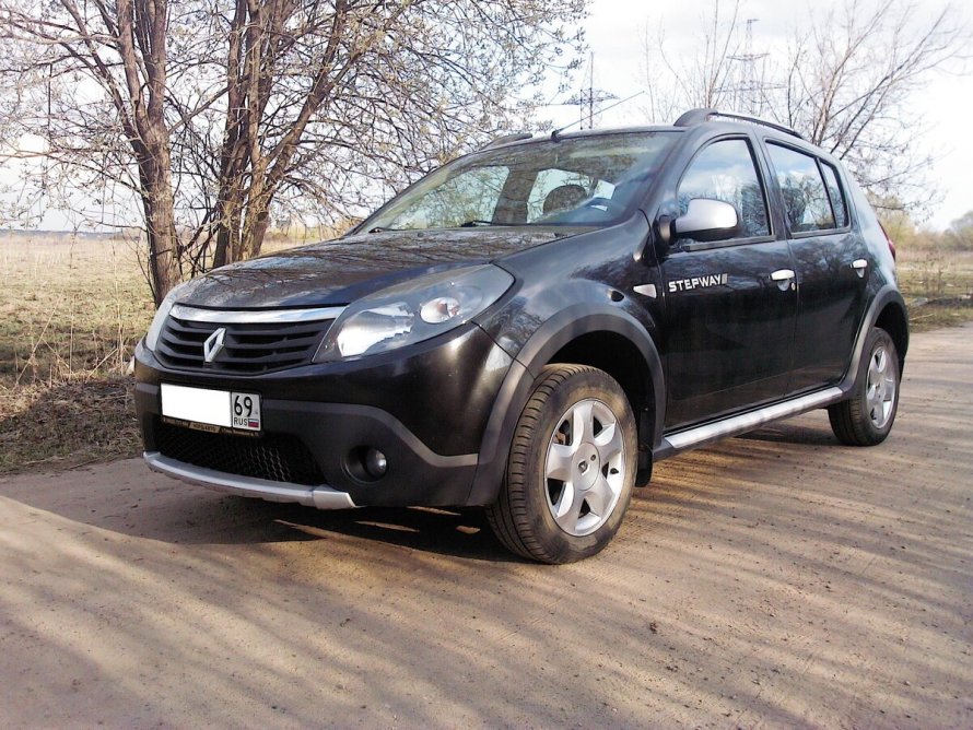 Renault Sandero 2013 черный