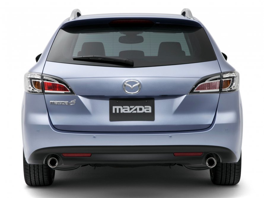 Mazda 6 универсал сзади