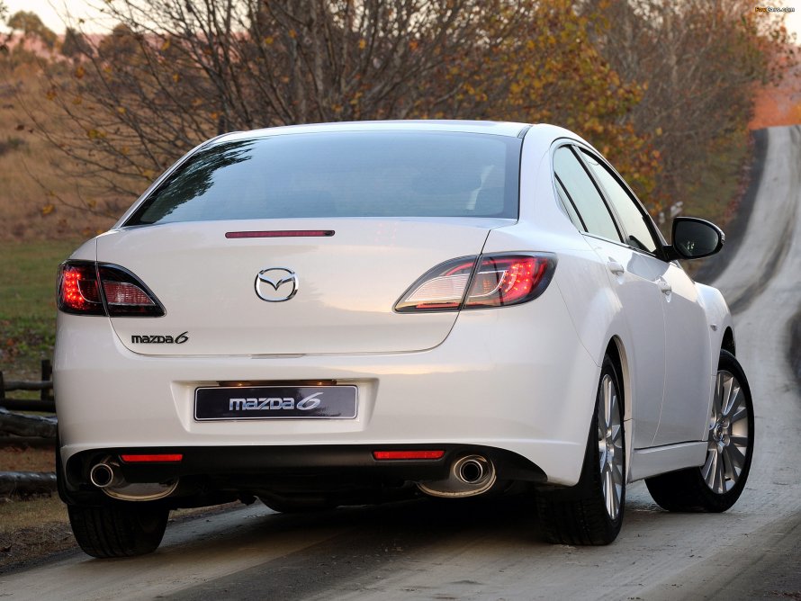 Mazda 6 GH сзади