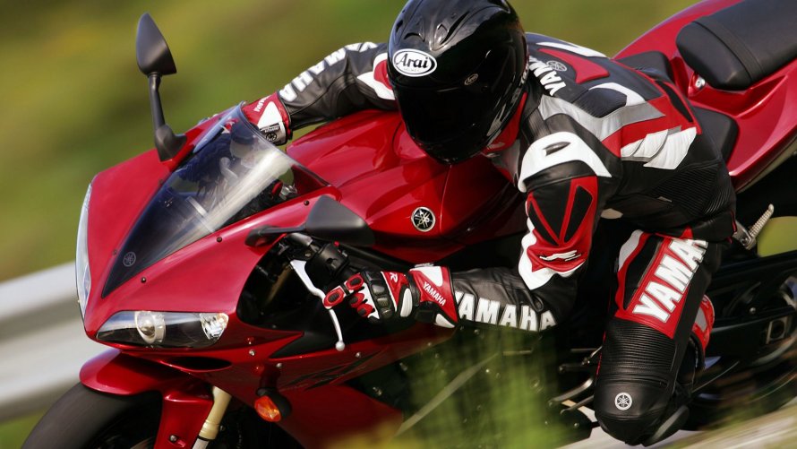Yamaha спортбайк гонщик