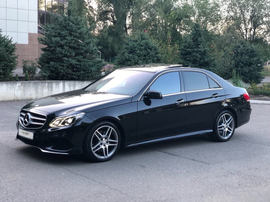 Mercedes Benz w212 Black