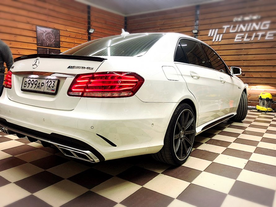 Mercedes Benz w212 AMG 6.3