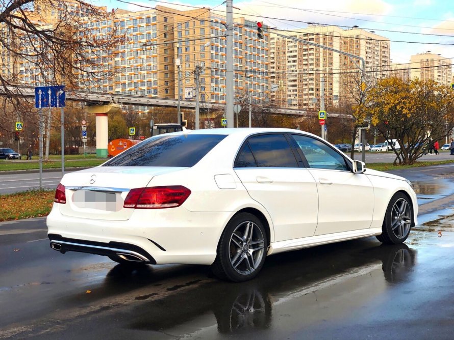 Белый Мерседес e200 w212