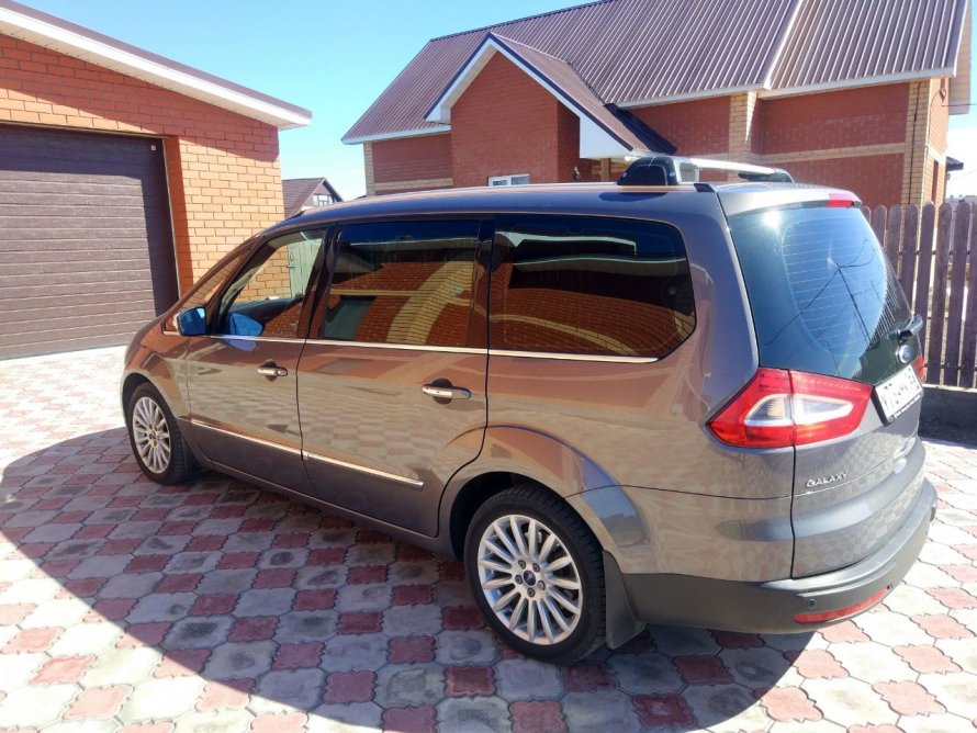 Ford Galaxy 2.0 Вива 2005 года