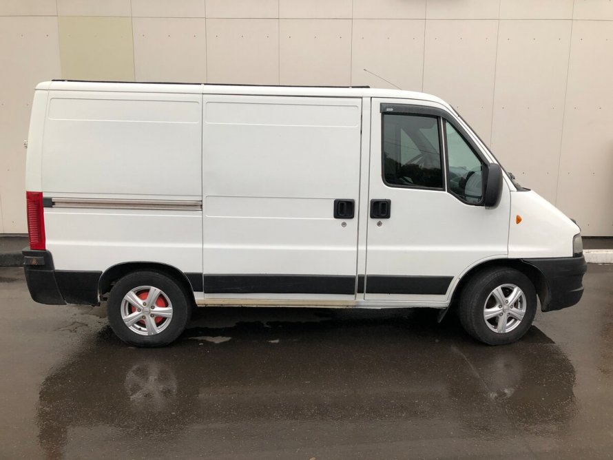 Белый Fiat Ducato 244