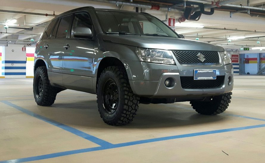 Suzuki Grand Vitara внедорожный