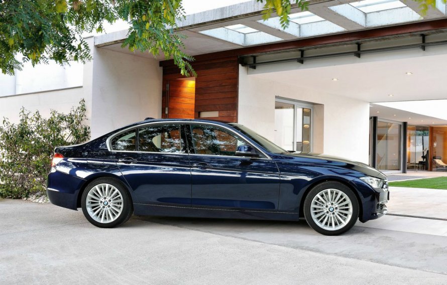 BMW 320 f30 Имперский синий