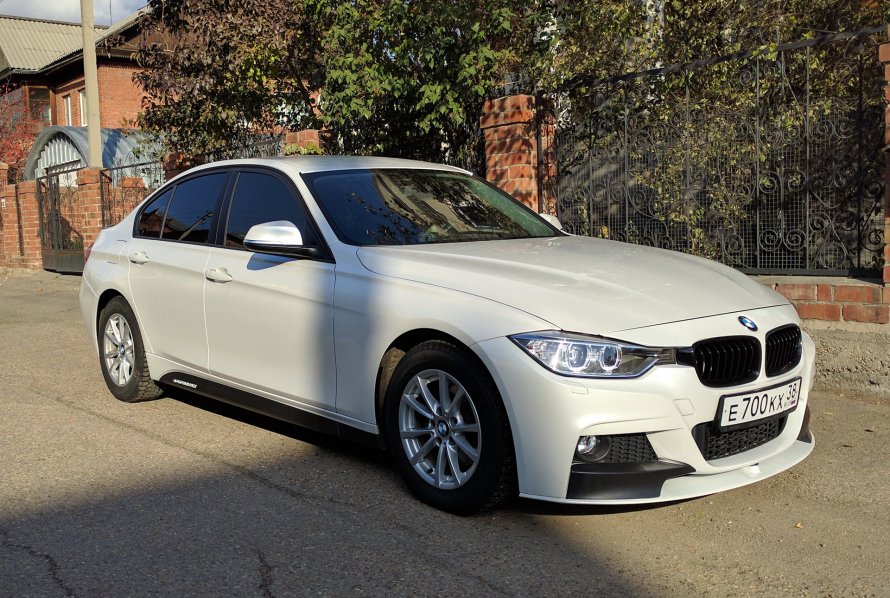 BMW 320 XDRIVE салон