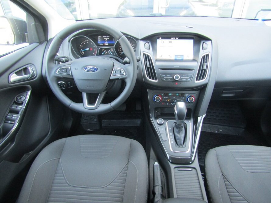Ford Focus 3 2018 синий седан