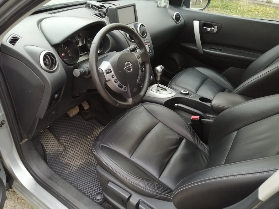Nissan Qashqai i 2007 салон