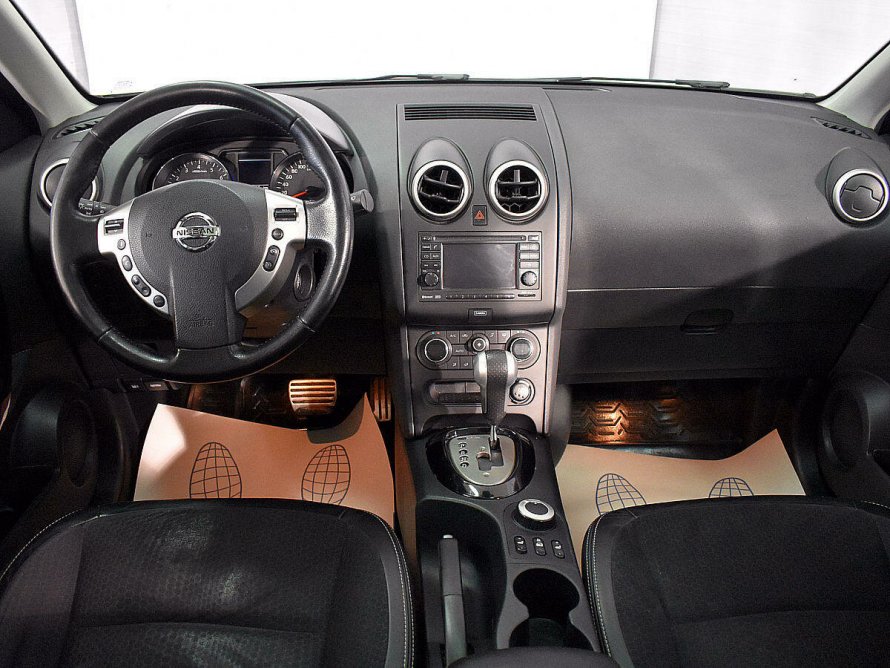 Nissan Qashqai+2 i Рестайлинг салон