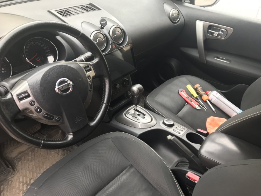 Nissan Qashqai 2011 салон