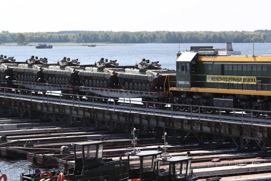 Понтонный Железнодорожный мост