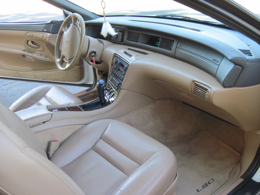 Lincoln Mark 8 Interior