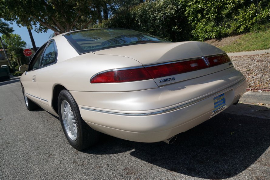 1995 Lincoln Mark VIII Coupe