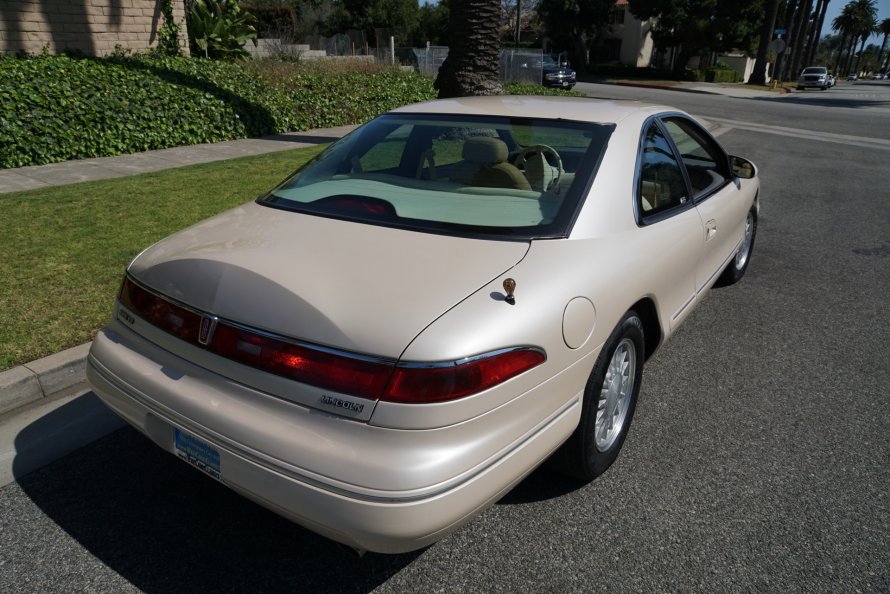 Linkoln Mark 8 Coupe